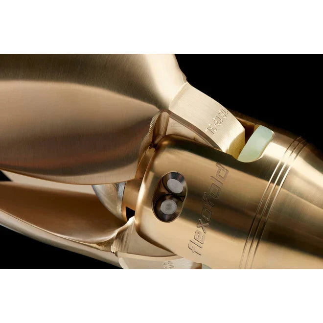 Flexofold 3 Blade Propeller - Folding Prop close up of pads and blades