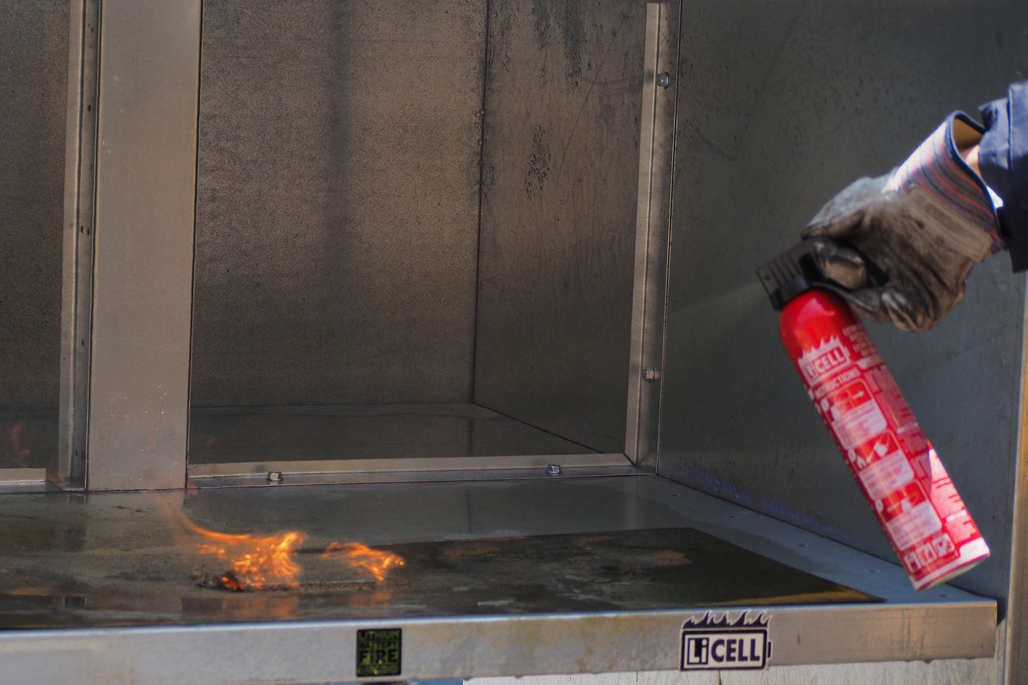 LITHIUM Battery Fire Extinguisher LiCELL - AA500 500ml AVD - - Sea-Fire